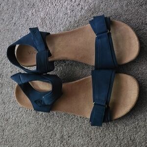 Nwot navy vionic Adelaide wedge sandal